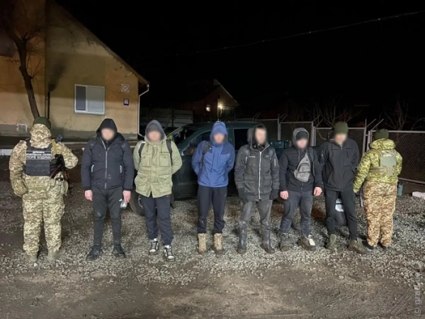 По 80 тисяч гривень за «мандрівку»: на кордоні з Молдовою затримали чергових ухилянтів