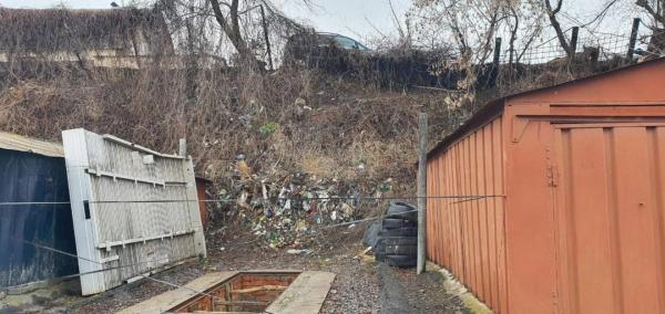 У Вінниці виявили стихійне звалище сміття та автомобільних шин