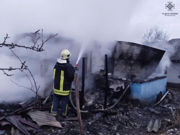 В селі на Вінниччині повністю згорів житловий будинок