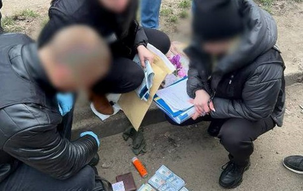 На Одесщине псевдоправоохранитель напал на волонтера и присвоил $50 000