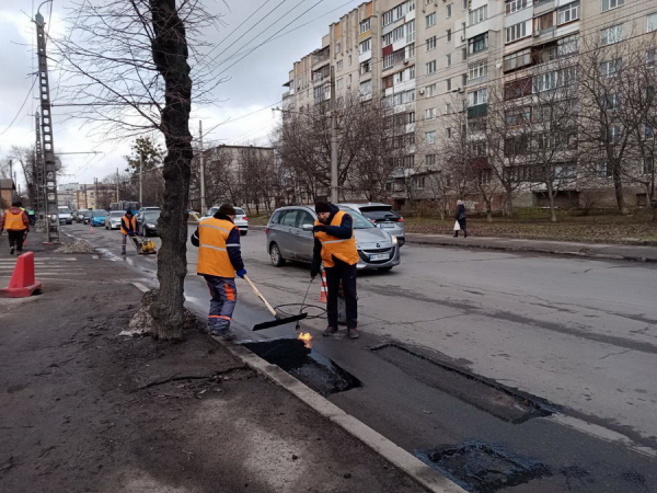 На 48-ми вулицях Вінниці відновили аварійне асфальтне покриття