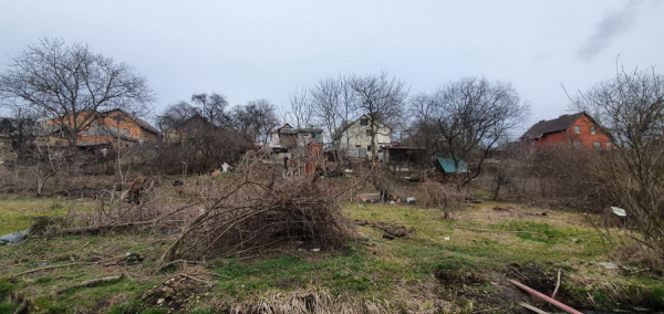 На Вишенці виявили сміттєзвалище біля річки Дьогтянець