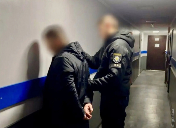 В Одесі поліцейські викрили у розбійному нападі двох чоловіків