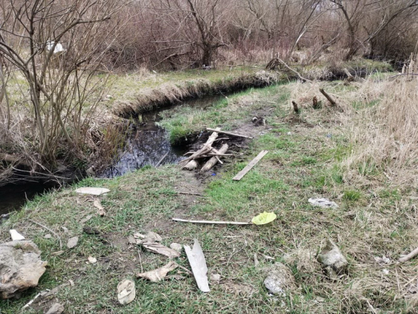 На Вишенці виявили сміттєзвалище біля річки Дьогтянець