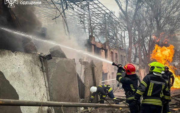 В результате удара по Одессе повреждены 64 дома