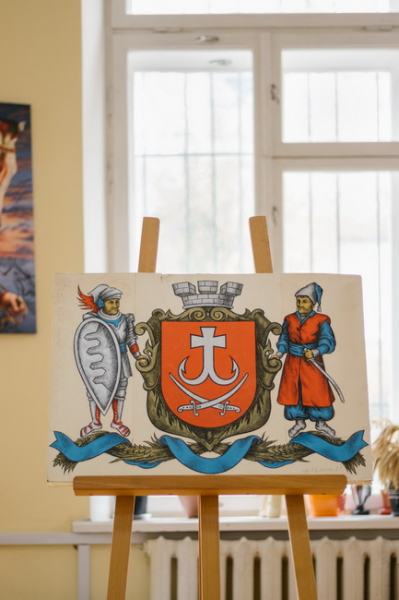 Музею Вінниці передали ескізи малого та великого міського герба