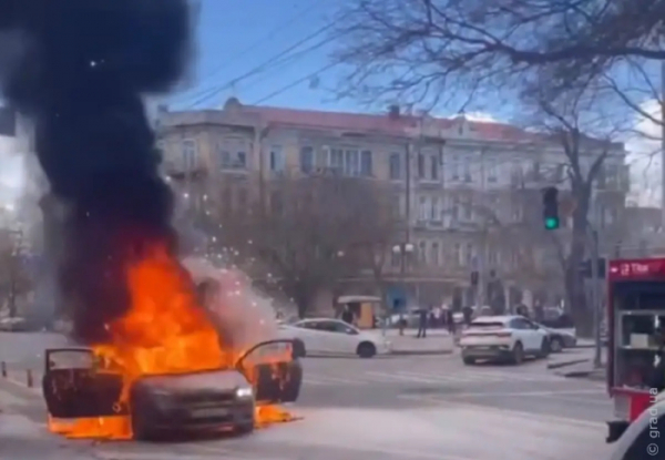 У центрі Одеси вибухнув автомобіль