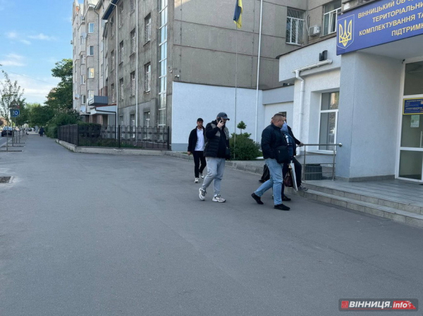 Черги біля ТЦК у Вінниці: військовозобов&rsquo;язані приходять оновити дані