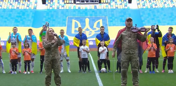 На чемпіонаті України з футболу прозвучав гімн під музичним супроводом бійця з вінницької бригади