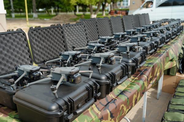 З Вінниці передали військовим 300 ударних дронів, «мавіки», прожектори і тепловізори