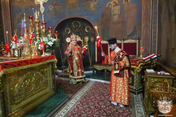 У Вінницькому соборі ПЦУ Симеон звершив святкове богослужіння у Пасхальну ніч