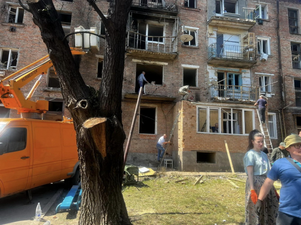 У Жмеринці тривають відновлювальні роботи після російської атаки