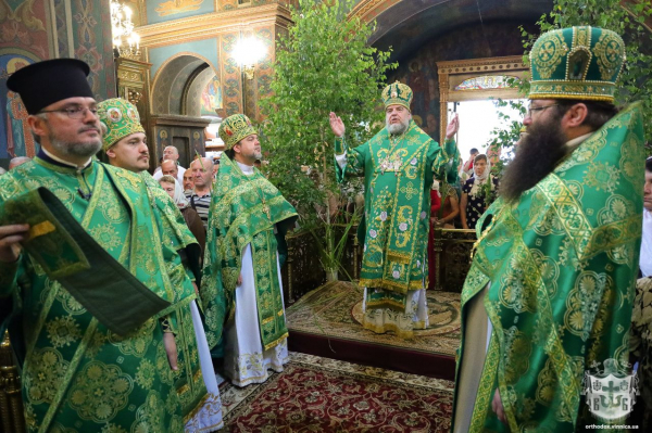 В день Святої Трійці у Вінниці підносили молитви за перемогу та мир в Україні