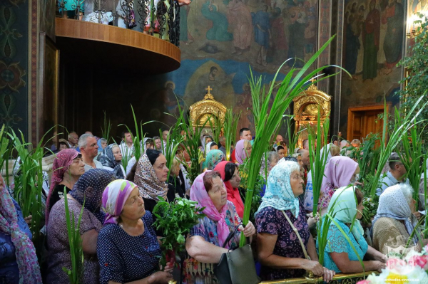 В день Святої Трійці у Вінниці підносили молитви за перемогу та мир в Україні