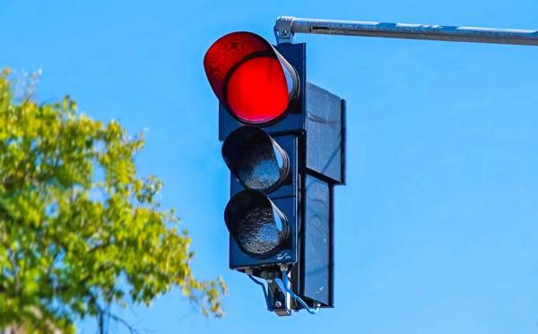У Вінниці до серпня на 22 перехрестях планують замінити блоки живлення світлофорів