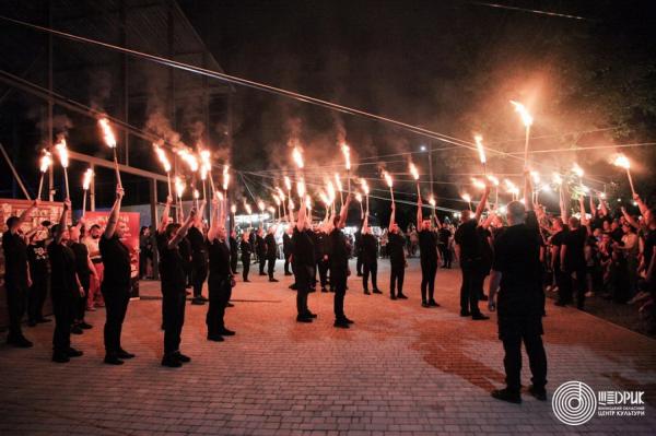 «Народження Богині Вогню», ходіння по вугіллю та вогняне шоу: програма фестивалю «Живий Вогонь» у Вінниці «Народження Богині Вогню», ходіння по вугіллю та вогняне шоу: програма фестивалю «Живий Вогонь» у Вінниці