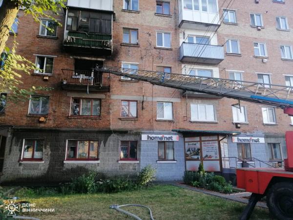 У Жмеринці загорівся п’ятиповерховий будинок: є постраждалий