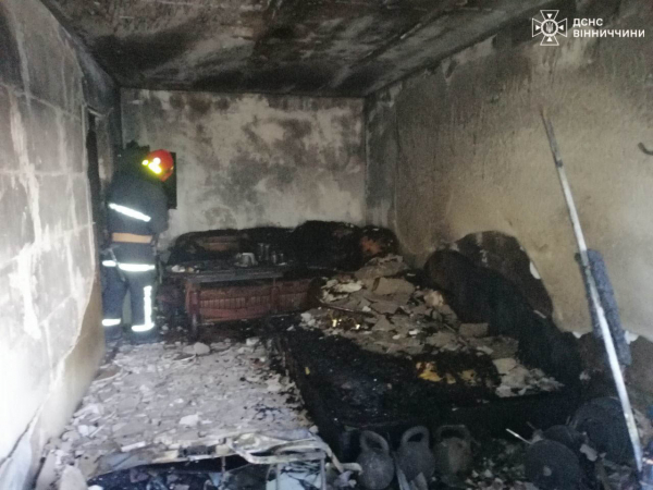 У Жмеринці загорівся п’ятиповерховий будинок: є постраждалий