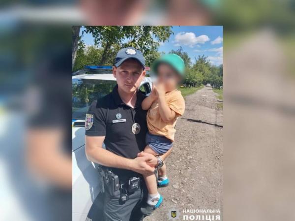 На Вінниччині поліцейський знайшов і повернув батькам їхнього 2-річного сина