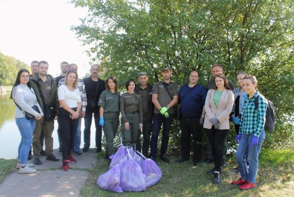 Вінницькі екологи навели порядок у парку на Вишеньці