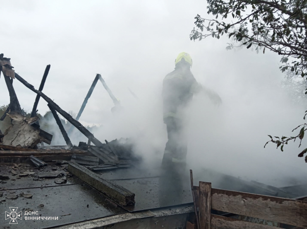 На Вінниччині ліквідували 8 пожеж, горіли будинки та машина