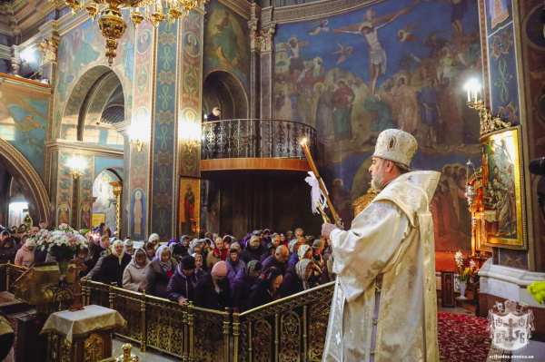 Симеон звершив Літургію та панахиду у Димитрівську поминальну суботу у соборі Вінниці