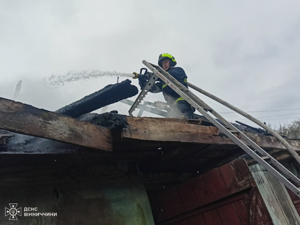 На Вінниччині ліквідували 8 пожеж, горіли будинки та машина