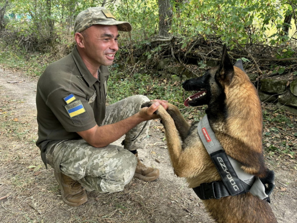 На Вінниччині прикордонник та бельгійська вівчарка малінуа разом охороняють кордон