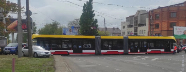 Автомобільна пробка Миколаївською дорогою