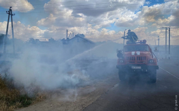 В Одеському районі пожежа знищила дачні будинки