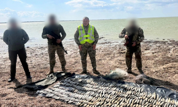 Незаконний лов риби: у порушника вилучили сітки та улов
