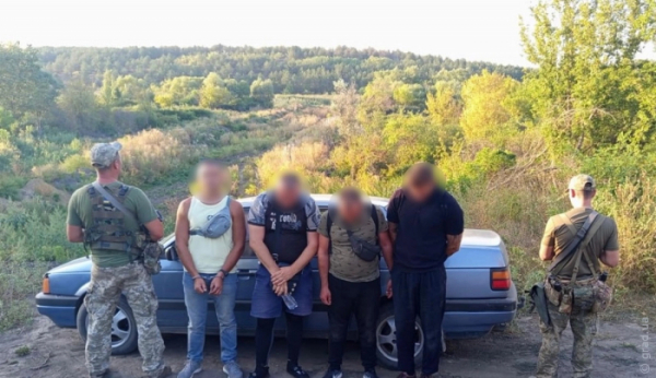 Четверо чоловіків та маленький хлопчик: спроба втечі за кордон не вдалася