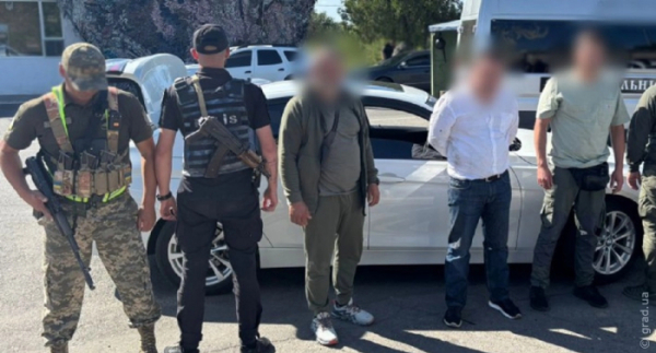 «Прокурор»-самозванець переправляв чоловіків за кордон