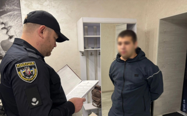 Брати з Одеської області викрадали гроші у колишніх військовополонених