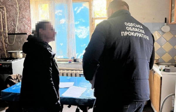 В Одесі бабусю підозрюють у побитті 3-місячного онука В Одесі бабусю підозрюють у побитті 3-місячного онука