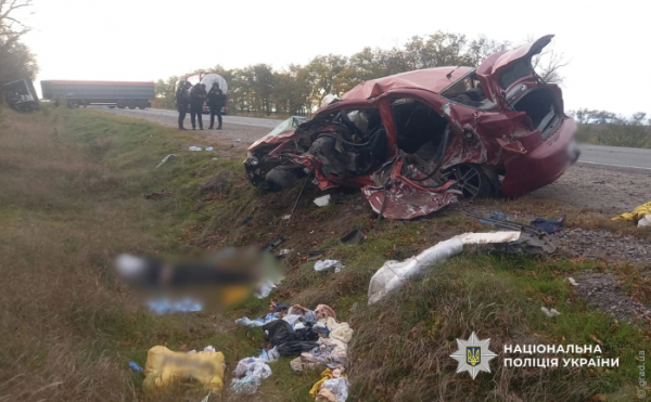 На трасі Одеса – Рені в аварії загинула жінка, двох її дітей госпіталізовано На трасі Одеса – Рені в аварії загинула жінка, двох її дітей госпіталізовано