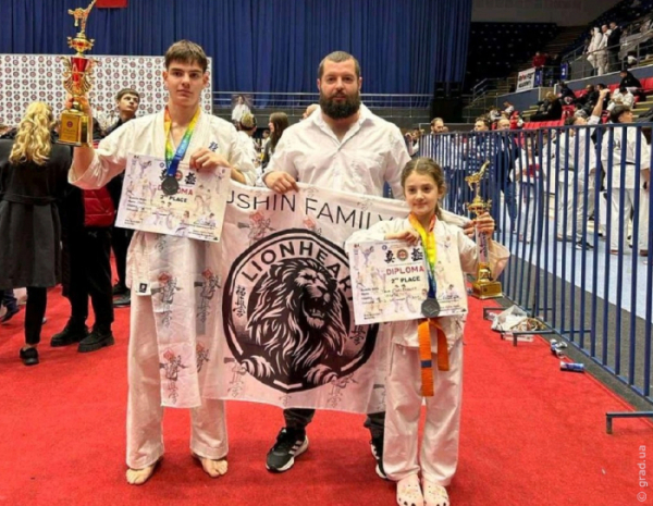 Одеські каратисти здобули медалі на чемпіонаті та Кубку Європи у Бухаресті Одеські каратисти здобули медалі на чемпіонаті та Кубку Європи у Бухаресті