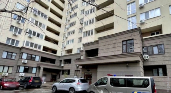 В Одесі розслідують обставини загибелі чоловіка, який випав з 13 поверху