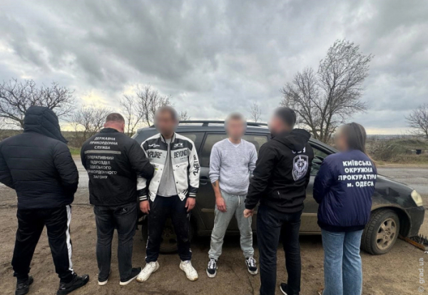 13 000 доларів за місце у багажнику автомобіля