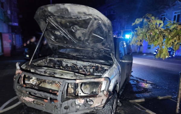 У центрі Одеси іноземець підпалив Volkswagen У центрі Одеси іноземець підпалив Volkswagen