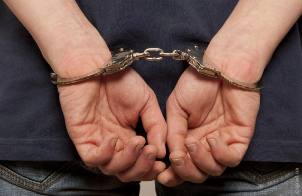 Жителя Одеського району затримали за ножове поранення незнайомця