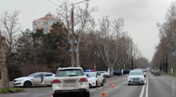 Чоловік переходив дорогу у невстановленому місці потрапив під колеса Mercedes