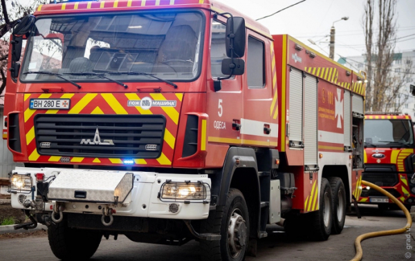 Дві пожежі у Хаджибейському районі Одеси: є загиблі Дві пожежі у Хаджибейському районі Одеси: є загиблі