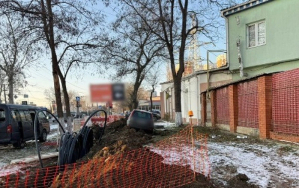 На Пересипу водій автомобіля Ford збив 16-річного підлітка на тротуарі