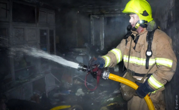 Пожежа у багатоповерховому житловому будинку у Пересипському районі Одеси Пожежа у багатоповерховому житловому будинку у Пересипському районі Одеси