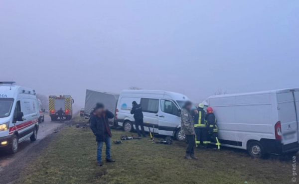 ДТП під Криничним: зіткнення двох мікроавтобусів