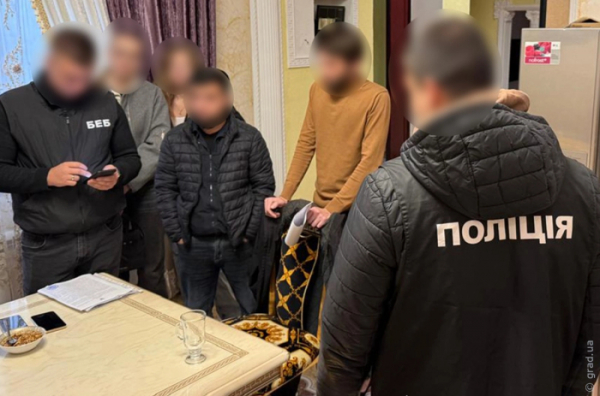 В Одесі двоє братів організували онлайн-казино без ліцензії, але з рекламою В Одесі двоє братів організували онлайн-казино без ліцензії, але з рекламою