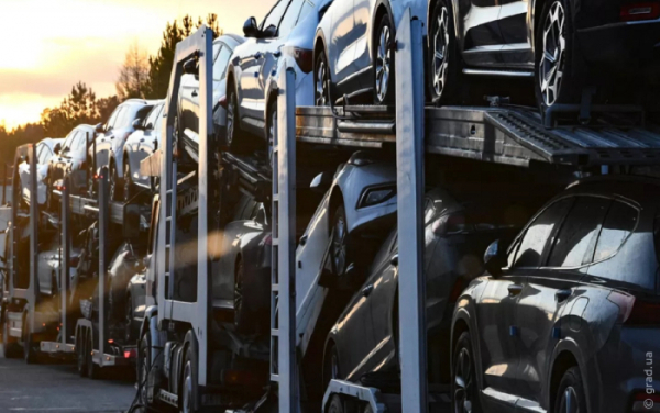 Працівник станції технічного обслуговування обдурив клієнтів на 33,5 тисяч доларів