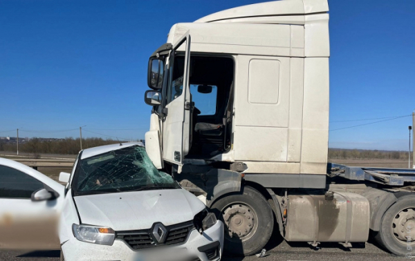 У Білгород-Дністровському районі зіткнулися Renault та DAF: постраждав 23-річний водій У Білгород-Дністровському районі зіткнулися Renault та DAF: постраждав 23-річний водій