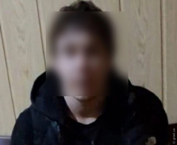 Силою посадив неповнолітню в автомобіль і відвіз у невідомому напрямку: підозрюваний затриманий